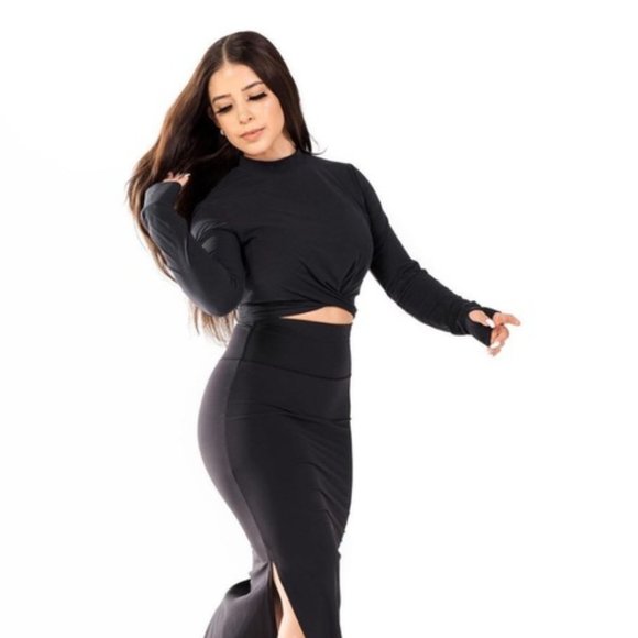 BuffBunny Knotty & Nice Crop Top - Onyx Black - S - Picture 2 of 4